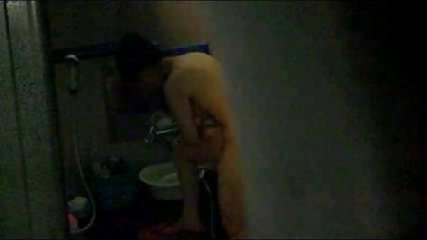 Seksi Kaukasia MILF deepthroating video blue budak sekolah lemak keldai batang hitam